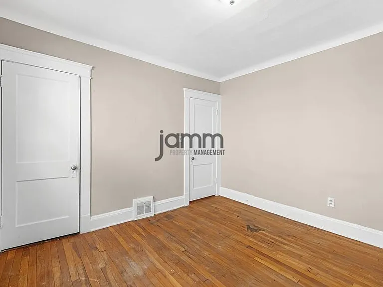1695 Glenmont Loft — Photo 36