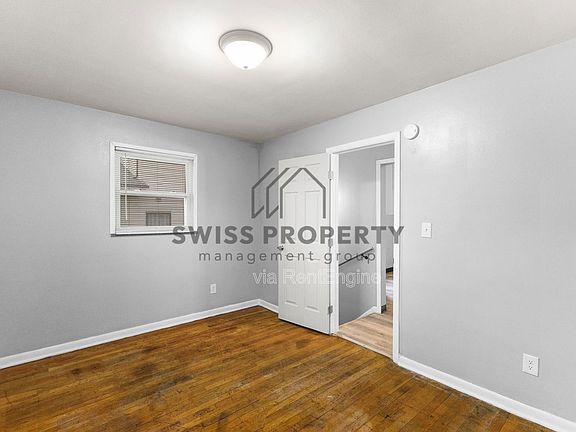 5th image of 386 S Napoleon Ave