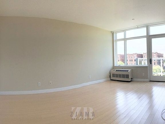 5th image of 601 Ocean Pkwy APT 5A