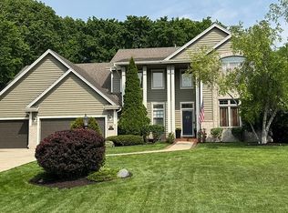 14220 W North Oak Blvd, New Berlin, WI 53151