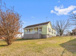 1404 Fieldcrest Rd, Eden, NC 27288