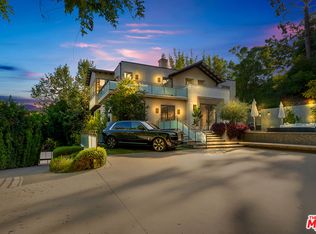 7801 Hillside Ave, Los Angeles, CA 90046