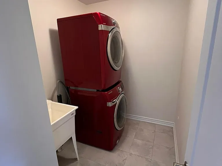 2107 Hallandale St — Photo 35