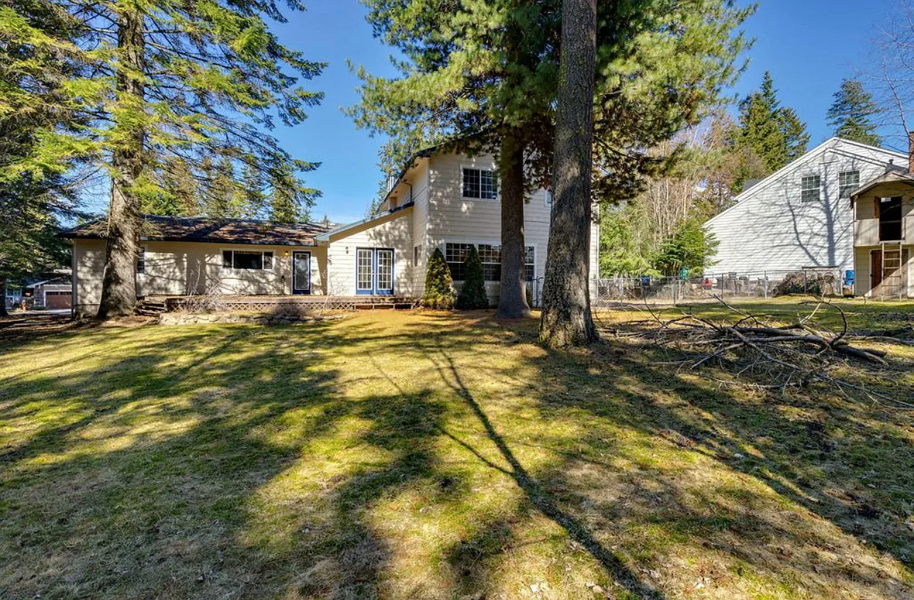 5 bed, 3.5 bath, 2823 sqft, $4,200 — Photo 2