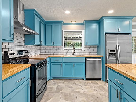 5th image of 2975 Bonney Briar Pl