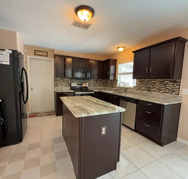 1431 Teal Dr — Photo 3