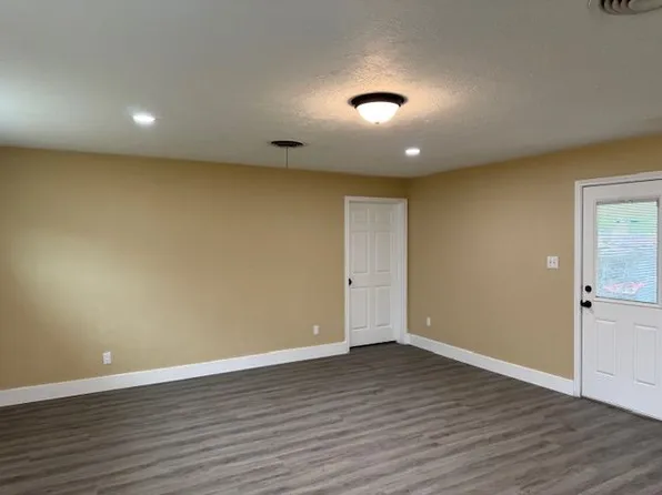 2519 Maple St, Liberty, TX 77575