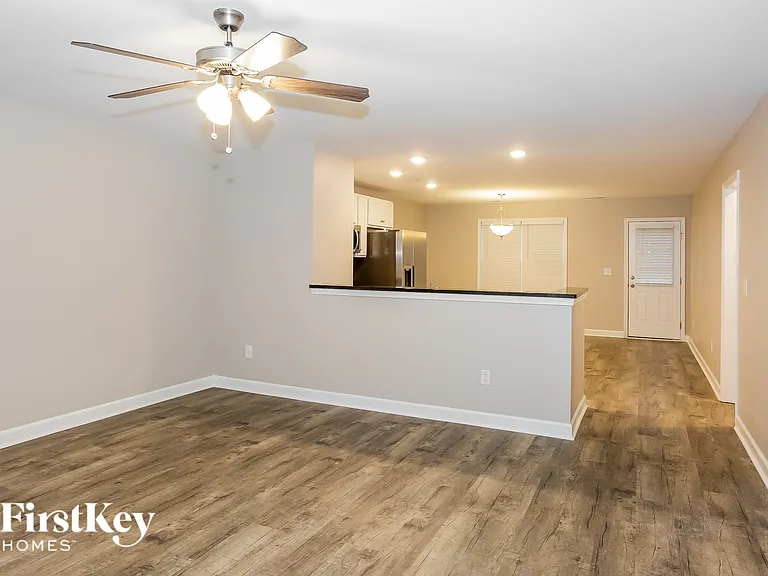 145 McKinnon Ave NE — Photo 7
