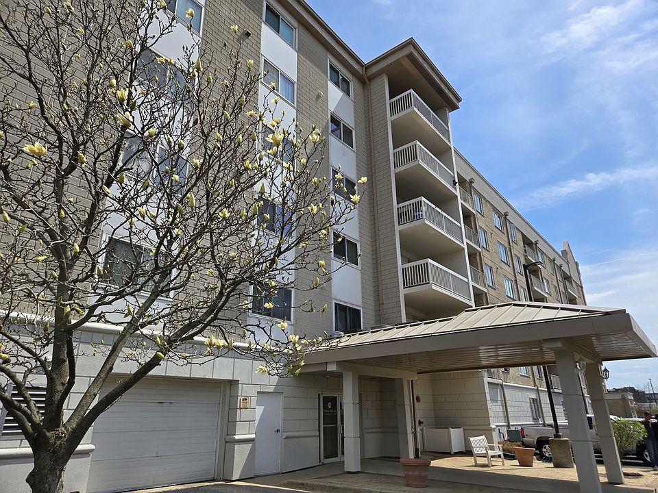 1st image of 2020 Saint Regis Dr APT 607