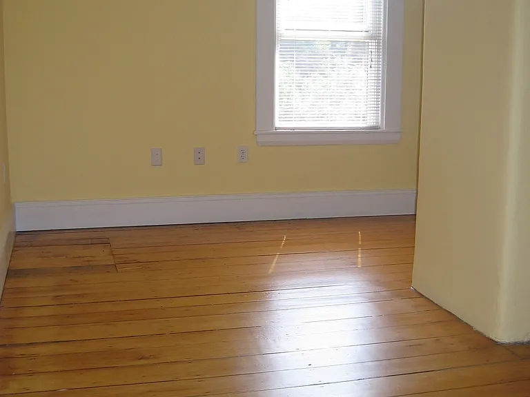 22 Eastburn St — Photo 10