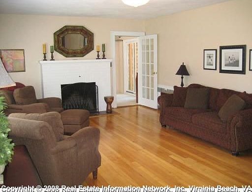 4th image of 4460 Lee Ave