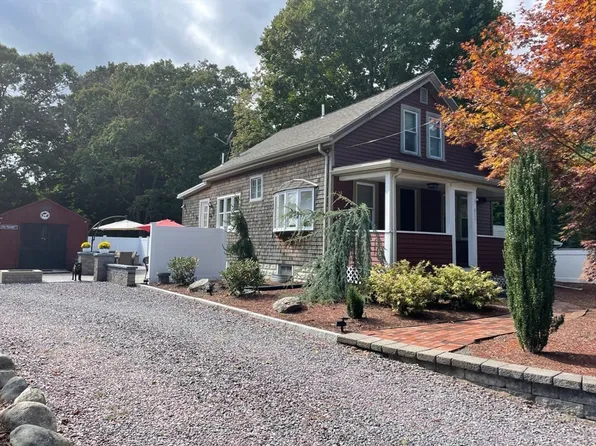 317 Old Center St, Middleboro, MA 02346