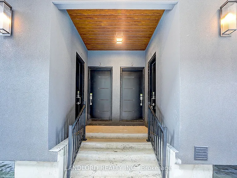 1146 Broadview Ave #1 — Photo 4