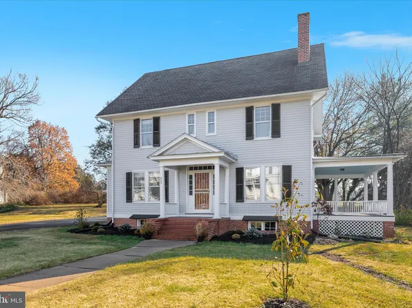 422 N Main St, Woodstock, VA 22664