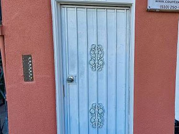 2nd image of 1238 2nd Ave APT 5