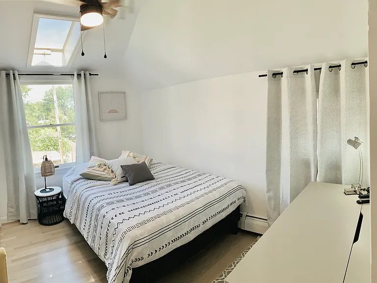241 Townsend Ave — Photo 15