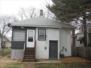 1st image of 1015 N 12th Ave