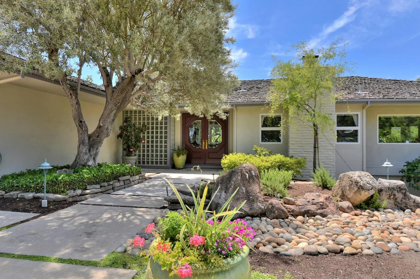 18364 Oak Dr photo 1