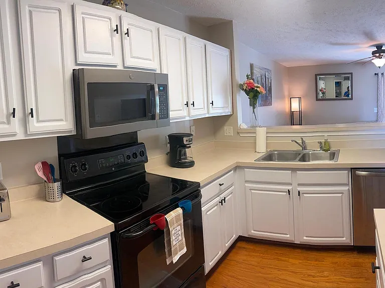 516 Shadow Glen Dr — Photo 4