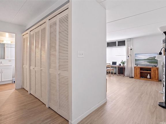 5th image of 910 Ahana St APT 706