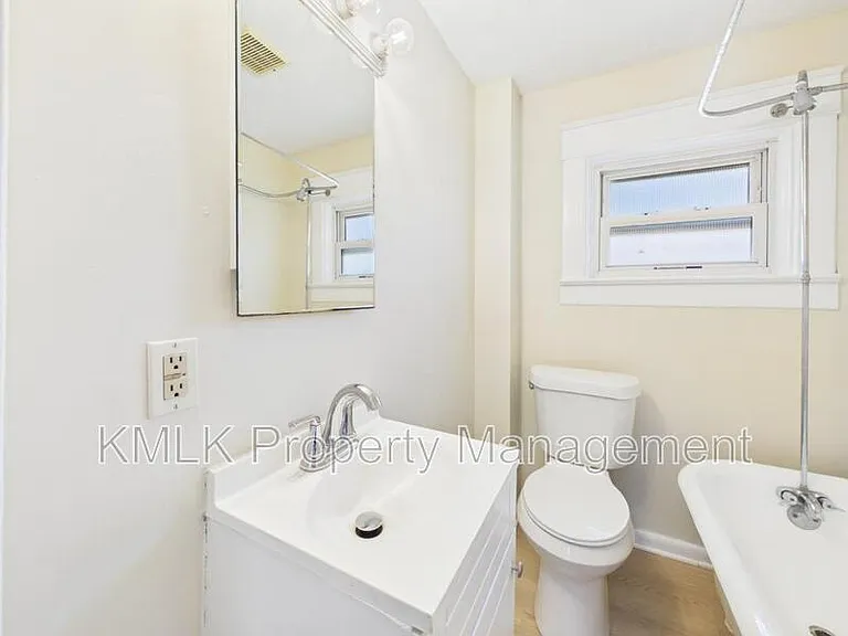 773 Montana Ave — Photo 25