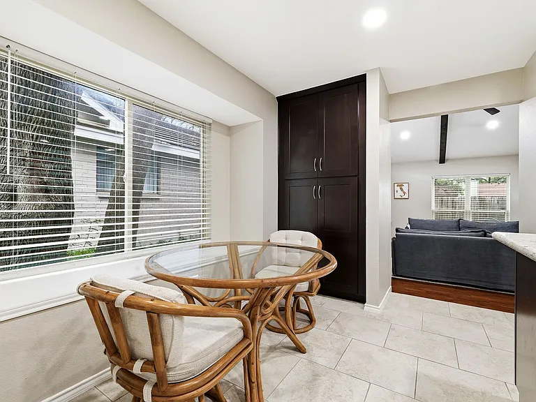 14002 Fairoak Xing — Photo 13