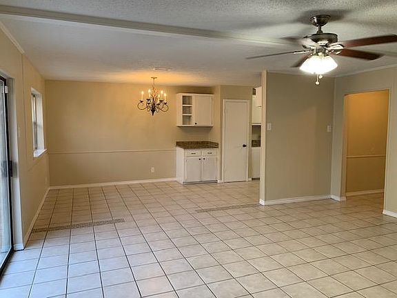2nd image of 3813 Windsor Dr
