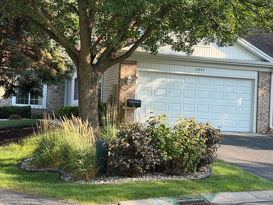 1st image of 10843 Lexington Dr