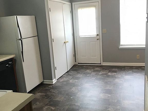 5th image of 2453 W Wilson Rd #4