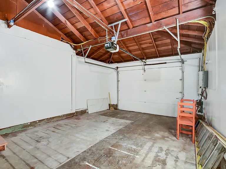 147 Wisteria Dr — Photo 35