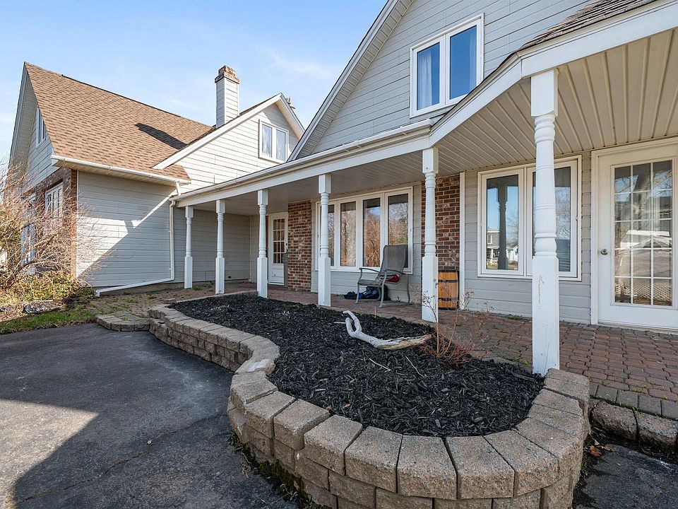 1st image of Tupper Ct #4