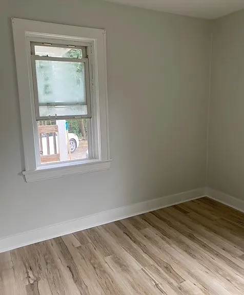 107 Kingsmount Blvd #6 — Photo 2