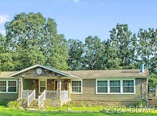32042 Orchard Dr, Lebanon, MO 65536