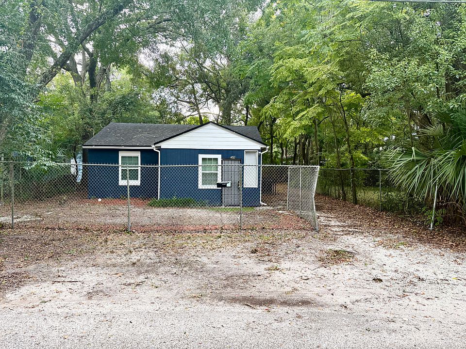 1st image of 144 Shortreed St