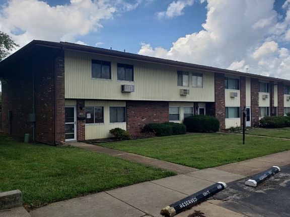 3rd image of 7220 Hazelcrest Dr