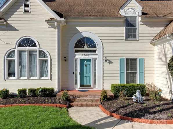10700 Summitt Tree Ct, Charlotte, NC 28277