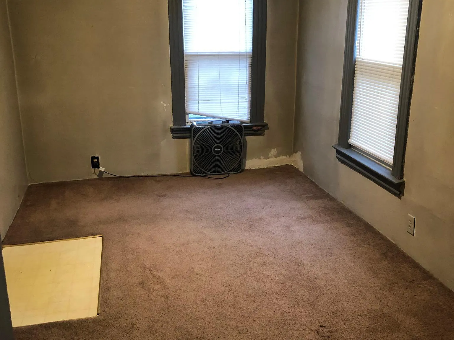 Studio, 700 sqft, $750 — Photo 3