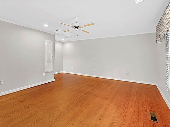 5th image of 621 Pinecrest Dr