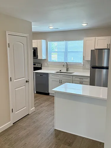 400 Maple Valley Dr Photo 1
