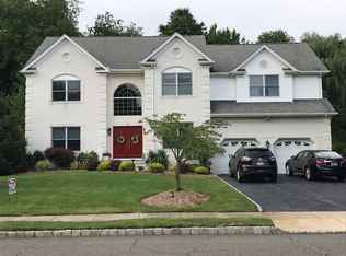 10 Rubino Rd, West Caldwell, NJ 07006