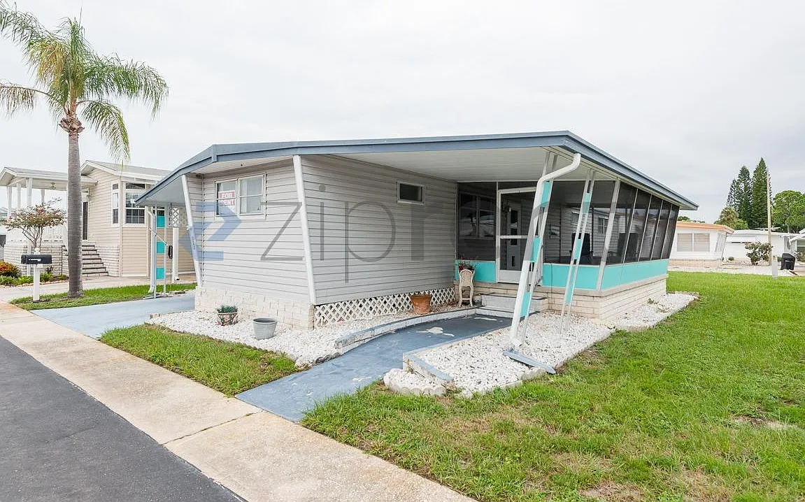2 bed, 1.5 bath, 900 sqft, $1,500 — Photo 1