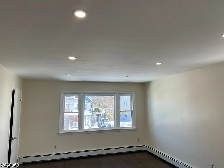 418 Montclair Ave #2 — Photo 21
