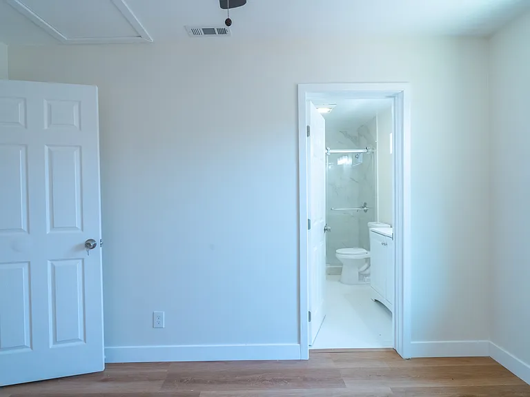 6402-06 Shane Place - 6406 — Photo 20