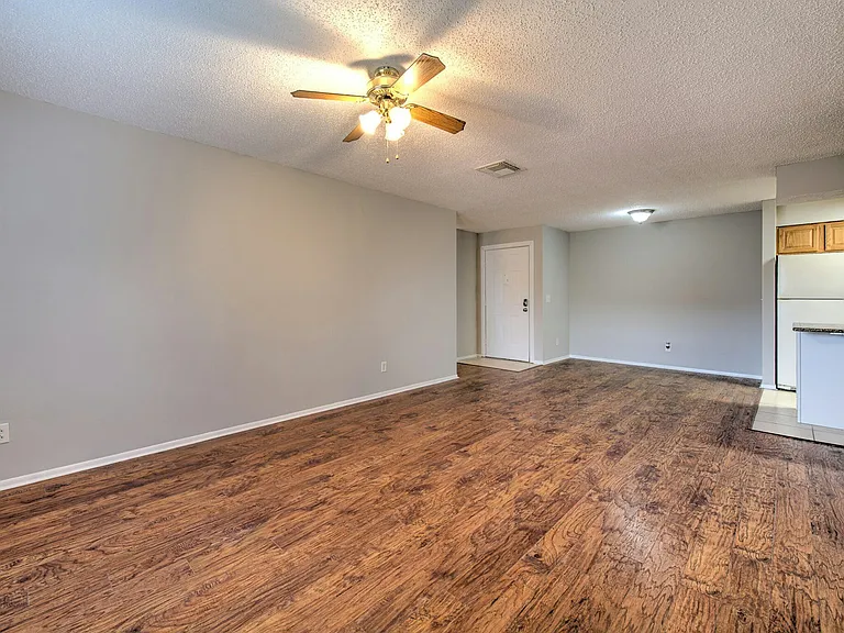 230 Berry Tree Pl — Photo 2