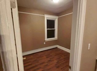 198 Victory Blvd #2, Staten Island, NY 10301
