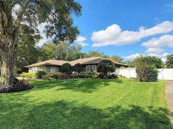 3rd image of 1810 Stella Ct N