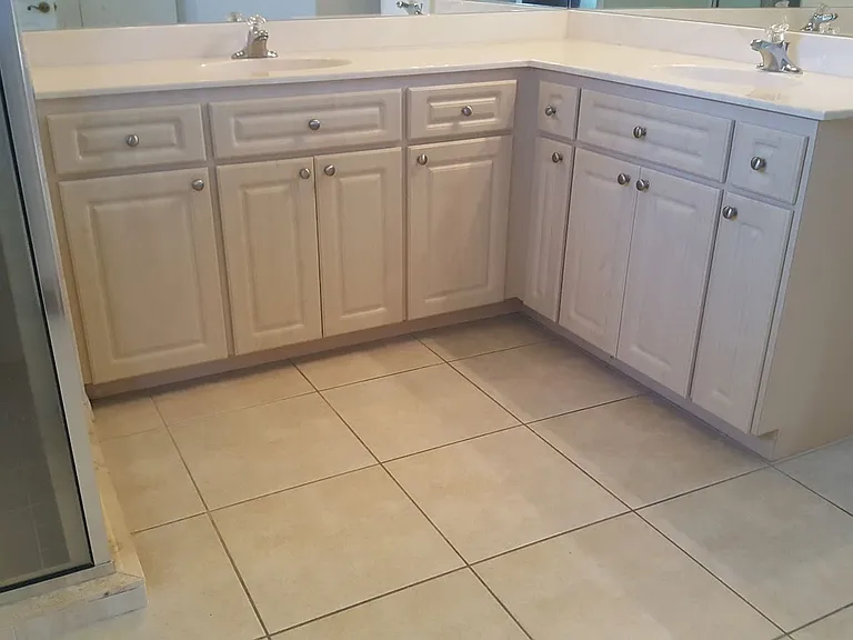 1405 NE 5th Pl — Photo 6