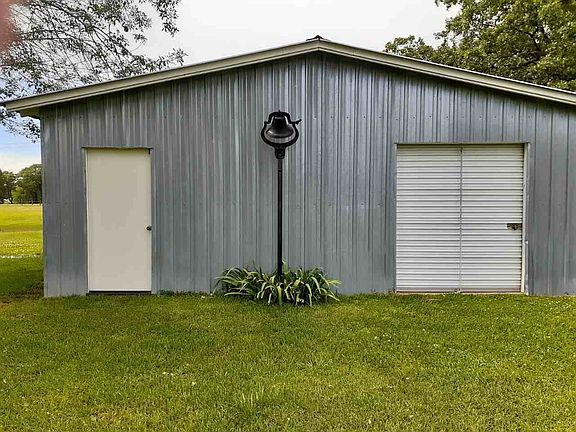 4th image of 1013 County Road 4104