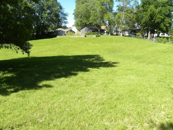 607 Pleasant St, Jerseyville, IL 62052