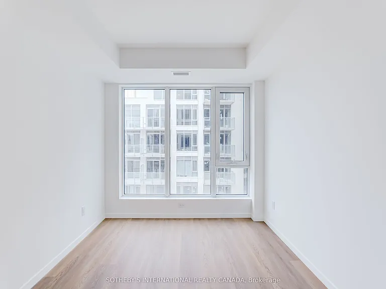 689 The Queensway #429 — Photo 16